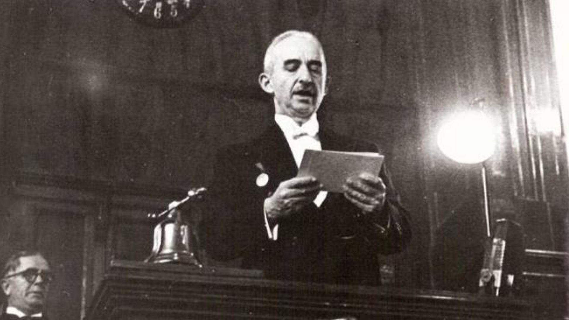 İsmet İnönü Dönemi Türkiye (1938-1950) Ismet Inonu Konusma Yaparken