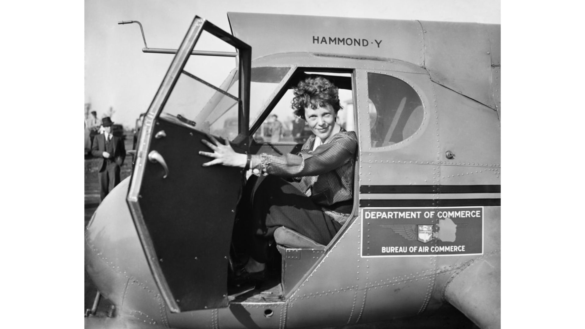 Amelia Earhart: Okyanus’ta Kaybolan Pilot Pilot Amelia Earhart