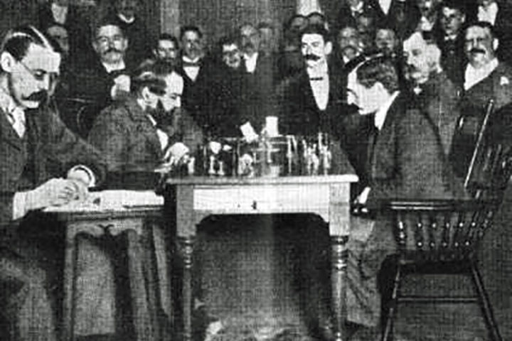 64 Karede Strateji: Satranç Tarihi Eski Satranc Ustasi Wilhelm Steinitz satranc oynuyor