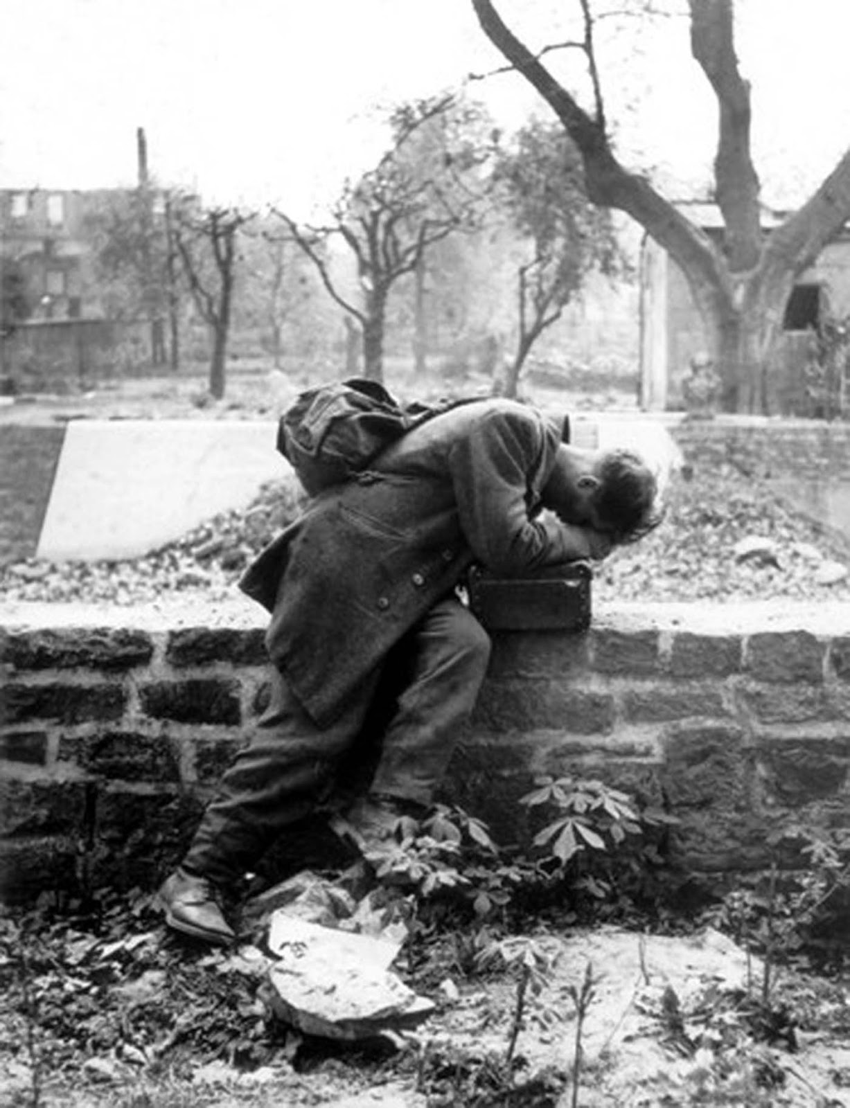 Hitler Nasıl Kaybetti? Hitlerin Alman askeri evine donuyor