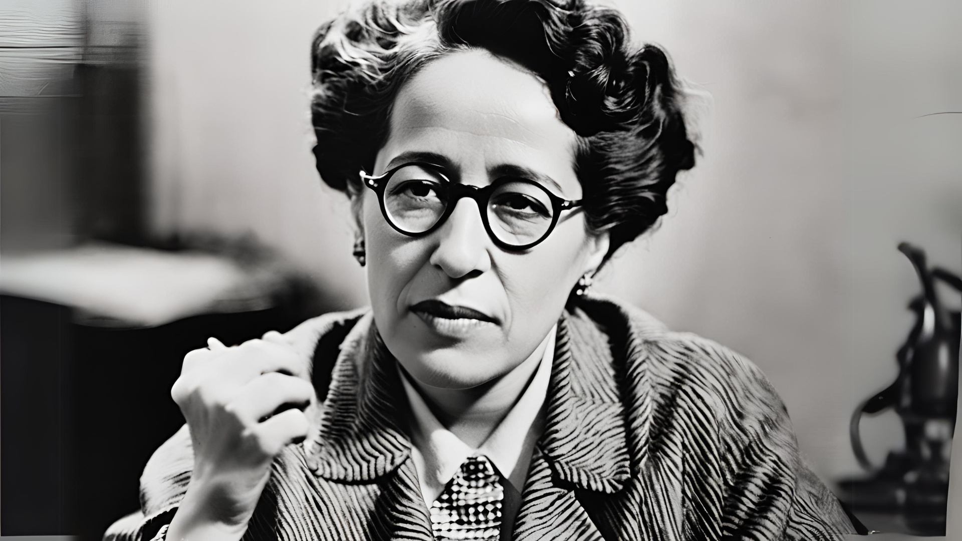 Kötülük Nedir? Hannah Arendt hannah arendt 1