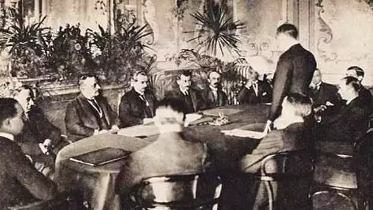İttihat ve Terakki Dönemi Mondros Ateskes Antlasmasi Fotograf