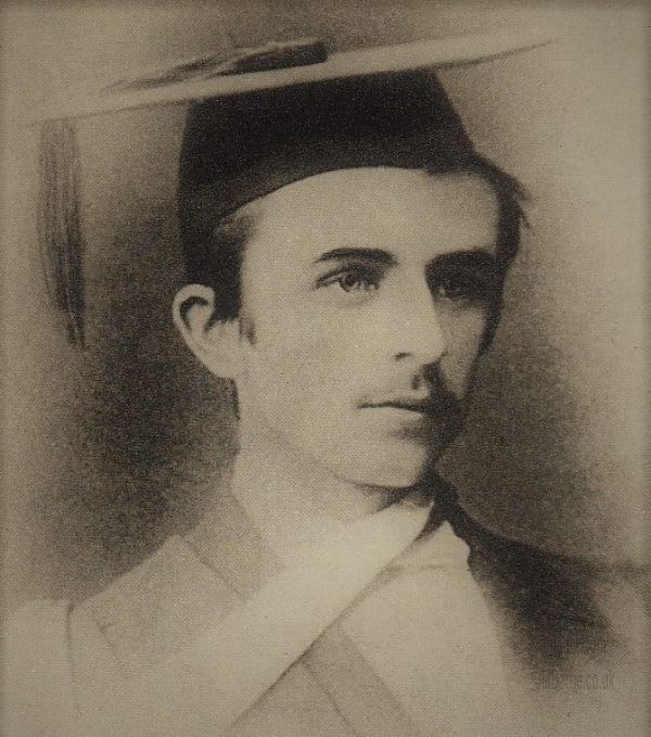J.M. Barrie ve Peter Pan: Gerçek ile Hayal Arasında Büyümeyen Çocuklar J.M. Barrie Mezunluk Fotografi Peter Pan